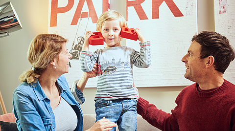 Glückliche Familie zu Hause 