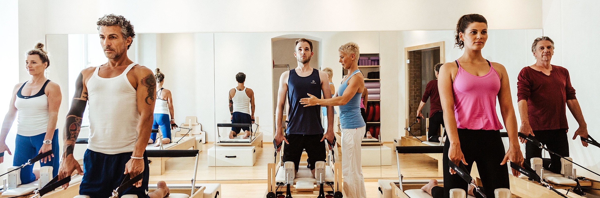 Pilatesübungen im Pilates Studio