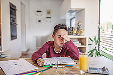 Stress bei Kindern gestresstes Kind - Stress bei Kindern
